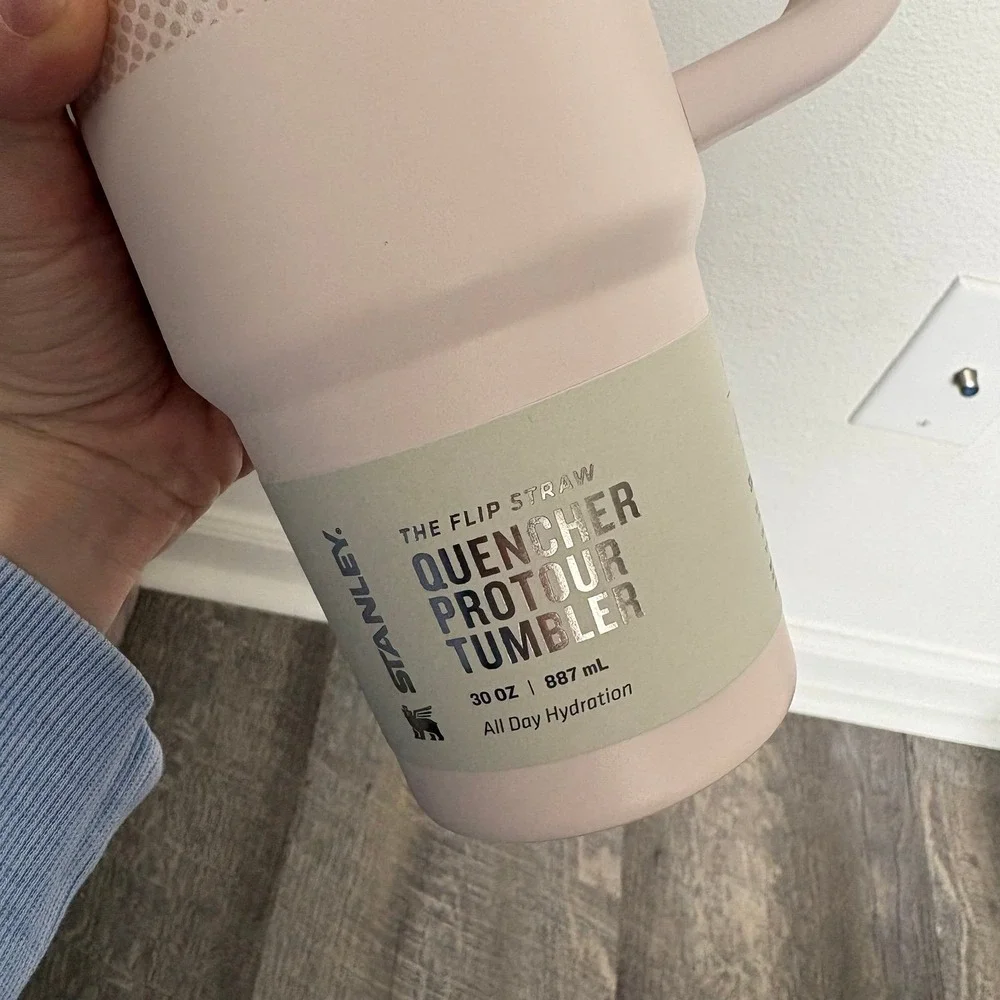 Stanley Quencher Protour Tumbler 30oz Flip Straw Light Pink NEW - Picture 6 of 7